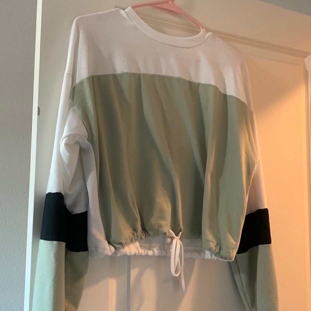 Soft multicolor cropped sweater